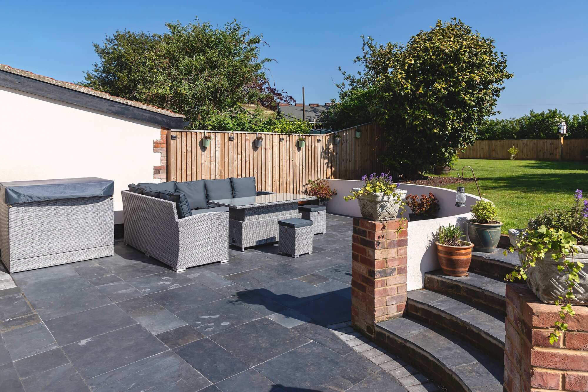 kostka brukowa na strefie wypoczynkowej